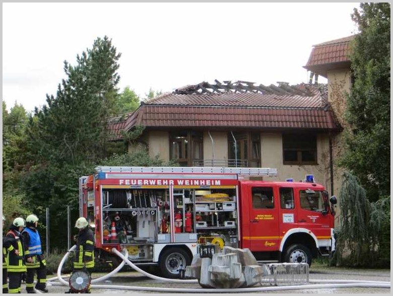 Zimmer- und Dachstuhlbrand in der Geriatrischen Rehabilitationsklinik Weinheim