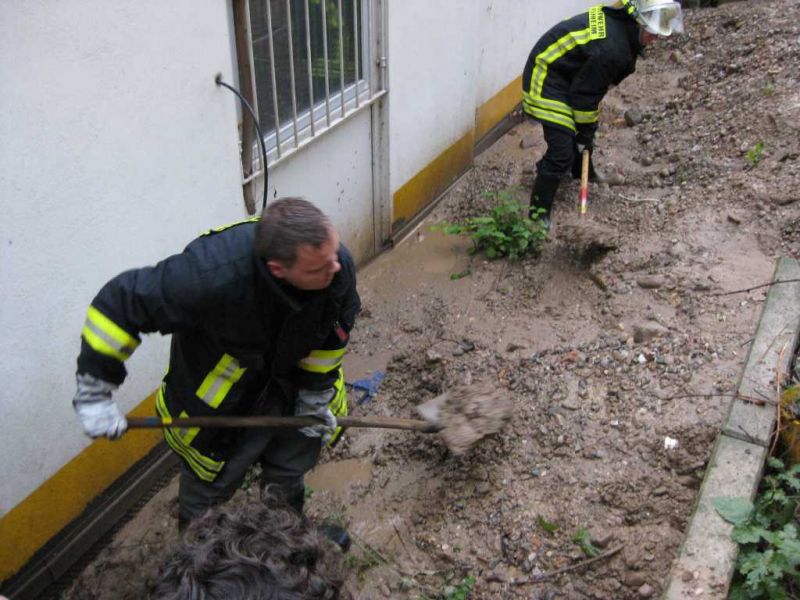 Erdrutsch Feuerwehr Weinheim Grundelbachstraße