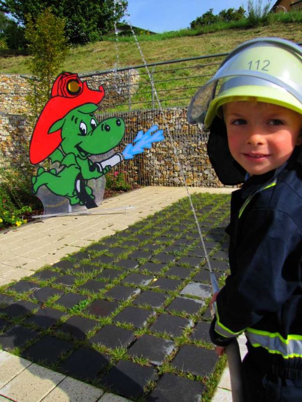 Tino Hennersdorf ein Feuerwehr Fan besuchte die Feuerwehr Oberflockenbach