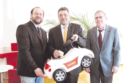 DLRG sammelt Spenden für neuen Bus