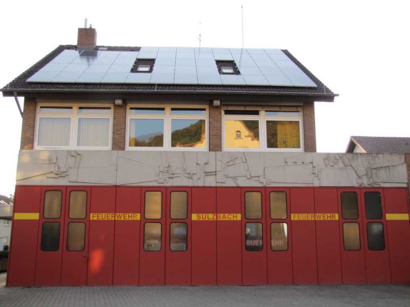 Solaranlage auf dem Dach der Feuerwehr Sulzbach