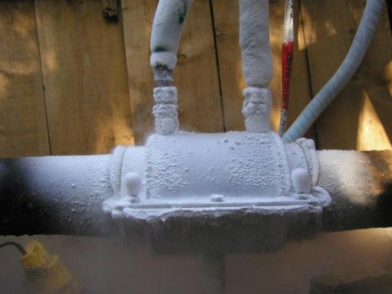 eingefrorene Wasserleitung