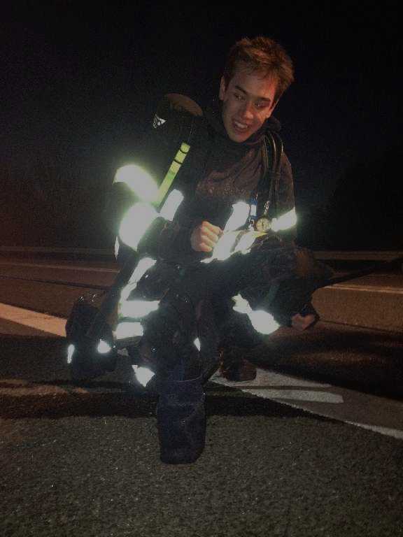 Tino Meier mit eingefrorenem Handschuh