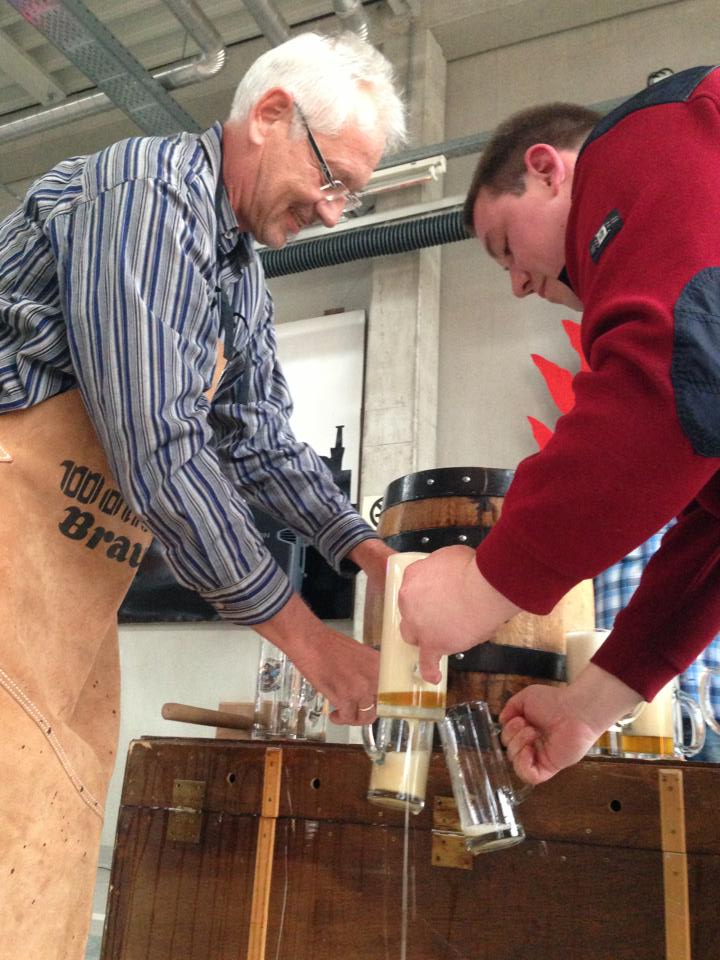 Weinheimer Brandschützer tanzen in den 1. Mai – Familienfest der Wehr im Feuerwehrzentrum