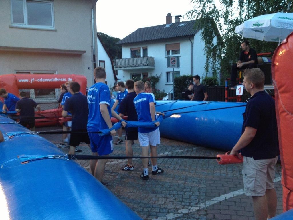 Sommernachtsfest der Feuerwehr Birkenau – Brandschützer der Feuerwehr Weinheim mit am Ball