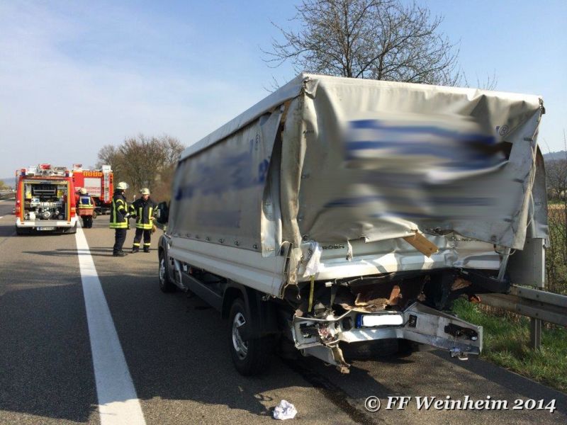 Auffahrunfall A5 LKW Kleintransporter